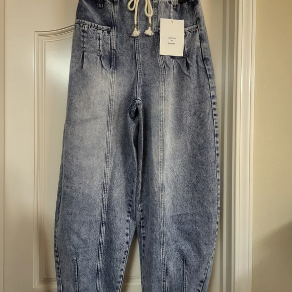 NEW Very Jean Light True Blues Barrel Jeans NWT Size Small - Picture 7 of 16